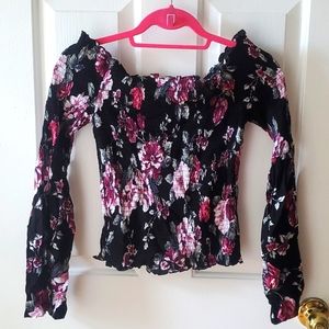 La hearts smocked crop top